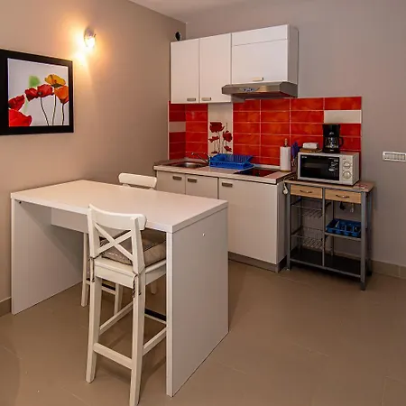 Traumhaftes Studio-apartment Direkt Am Von רוביני